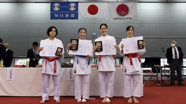 女子61kg級表彰