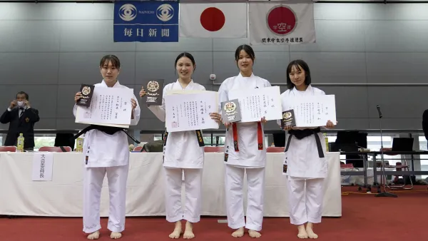 女子50kg級表彰