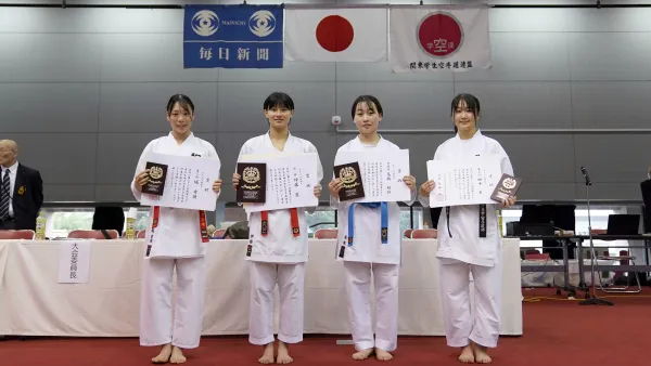 女子55kg級表彰